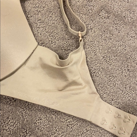 Victoria’s Secret plunge bra 32DD - Picture 3 of 8